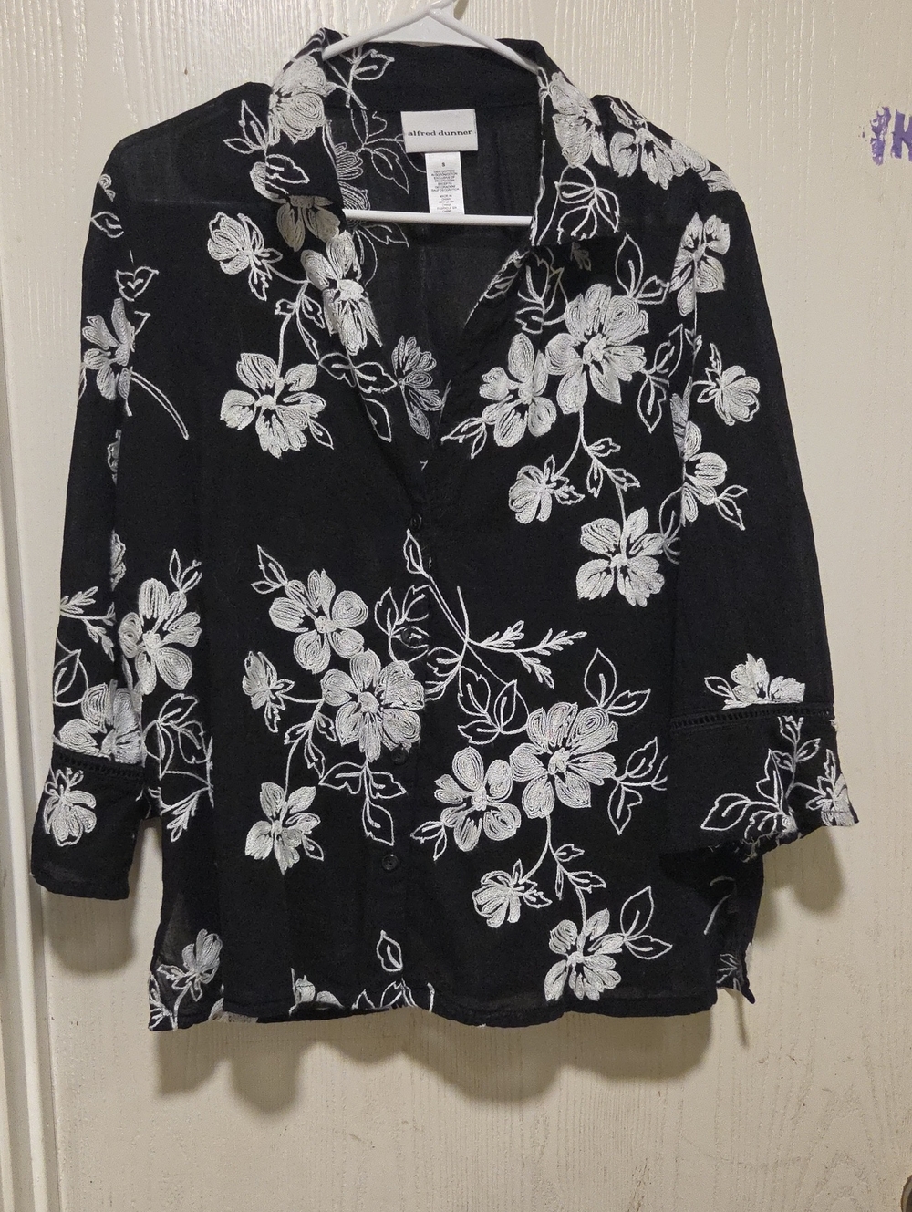 Alfred Dunner Black Floral Button-Front Blouse